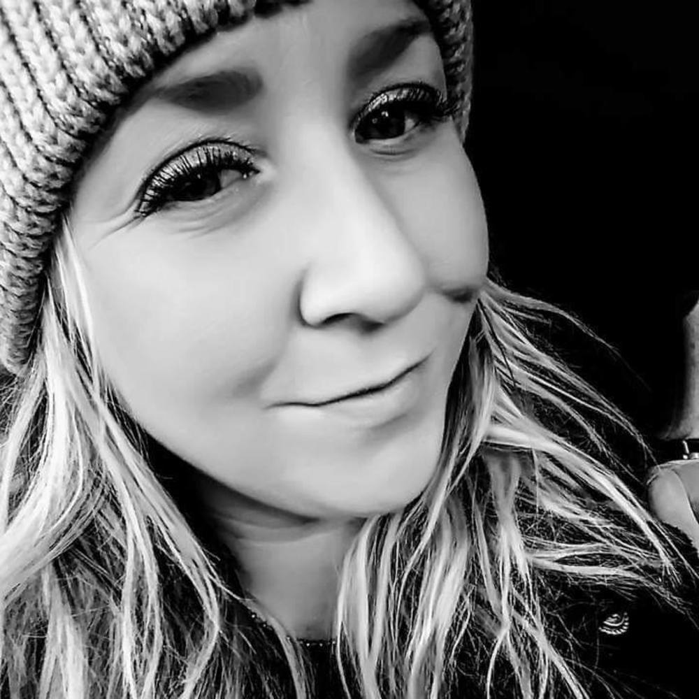 Meet your Posher, Crystal